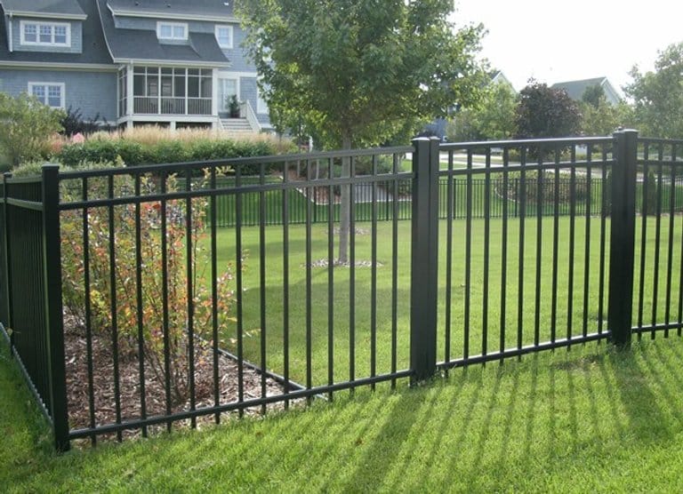 3-rail aluminum fence